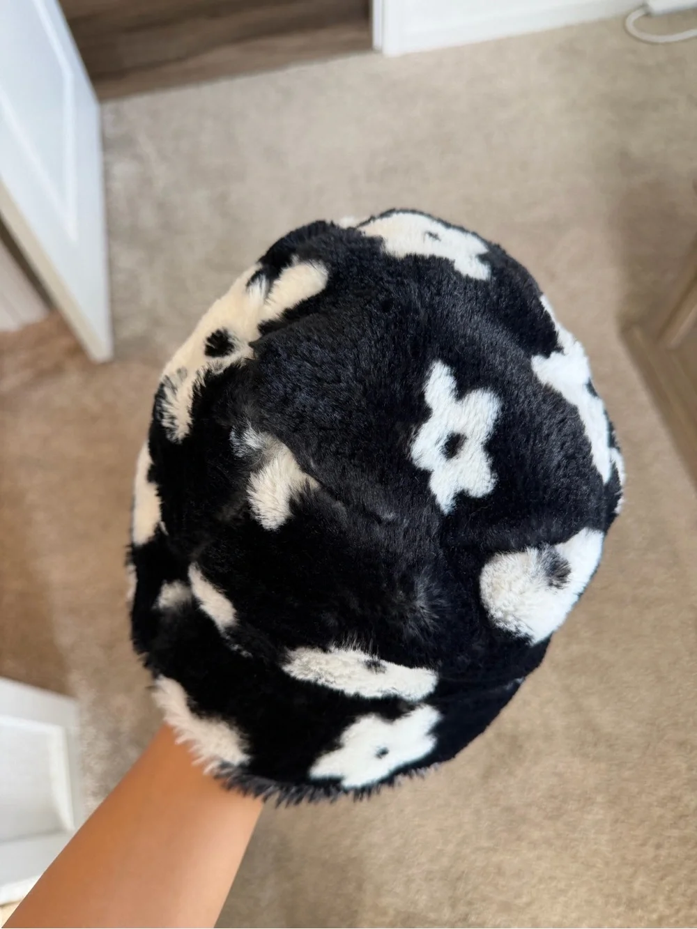 Black & White Floral Faux-Fur Bucket Hat